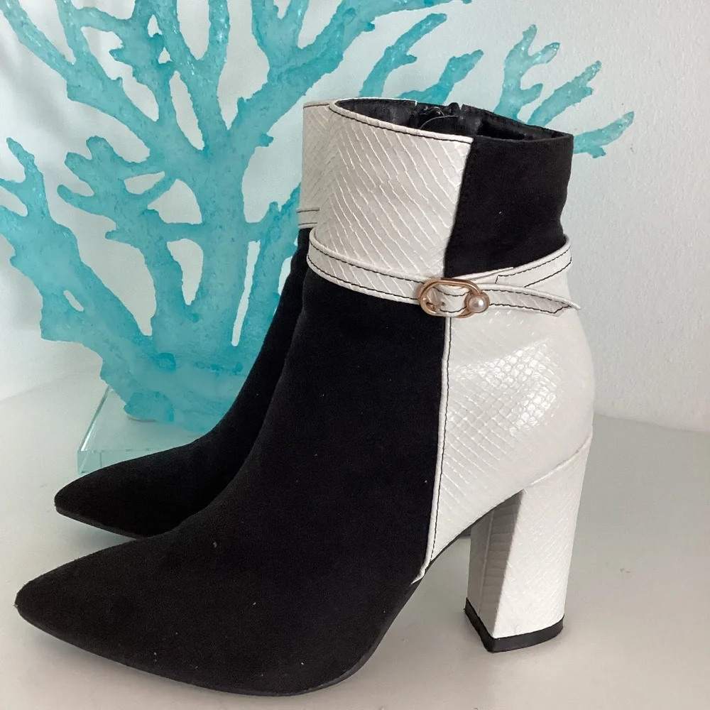 Women's Black and White Ankle Boots Pearl Embellishments Sz 6 Worn 1x